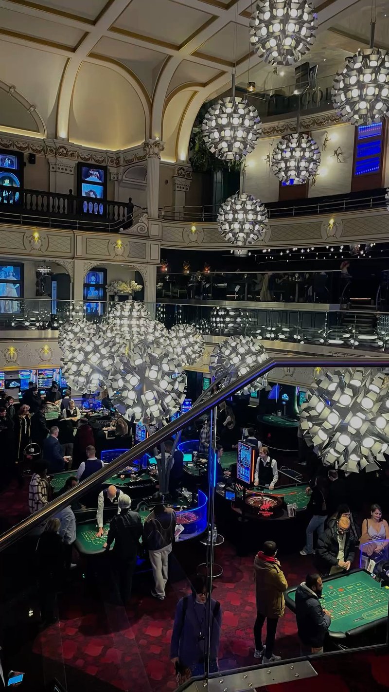 Bold Claim: PatrickSpins Casino Delivers a 24‑Hour Live‑Dealer Experience